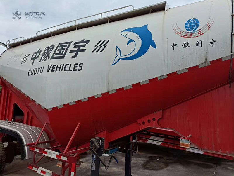 下灰罐式車:油(氣)田固井作業(yè)的關鍵角色!
